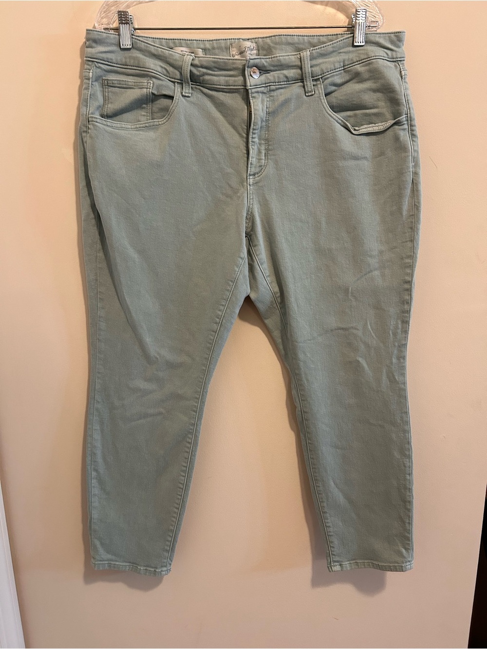 Universal Thread Light Blue Cropped Slim Jeans